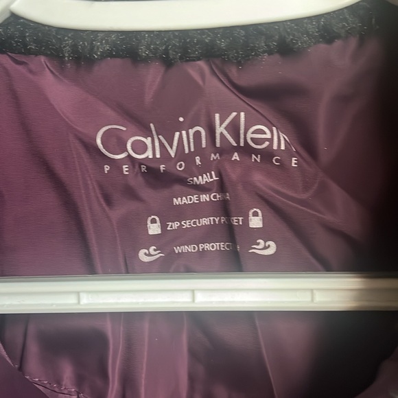 Calvin Klein Burgundy Faux Fur Vest - Size Small - Picture 2 of 3